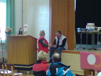 Juhlan alkua odotelessa, Helena Tiuraniemi ja Veli-Matti Karppinen, Lapin aluetoimisto